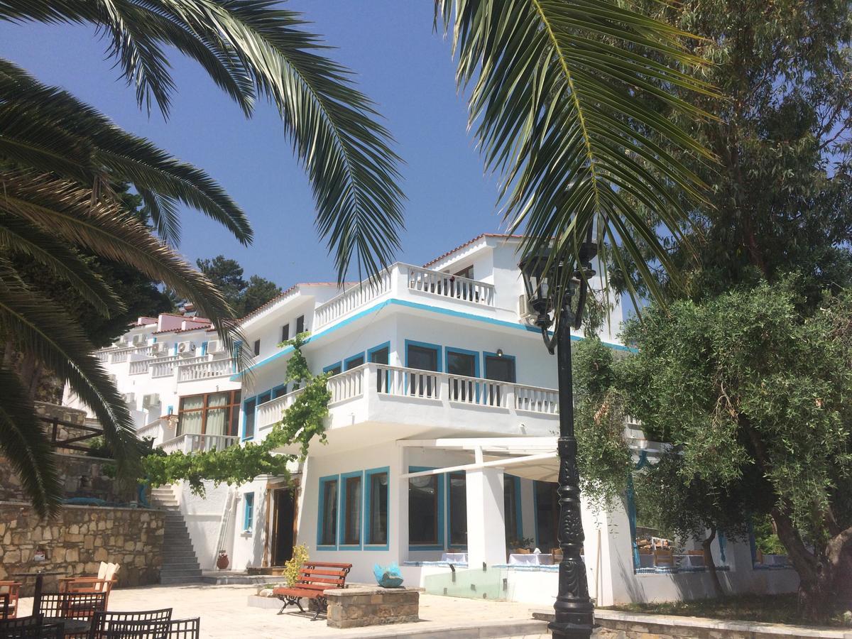 Kinira Beach Hotel Exterior photo